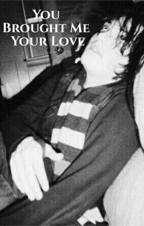You Brought Me Your Love (Gerard Way x Reader) by Dizzy_Star_77