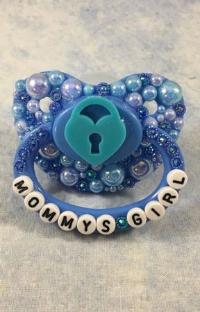 Mommy's Girl by the_lonely_weirdo